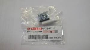 Скоба крепления пластика оригинальная снегоходов Yamaha Apex Nytro RS Venture Phazer RS Vector Attak 4XV-2177L-01-00