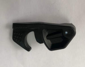 Защелка пластика правая для снегохода BRP Lynx 517306320